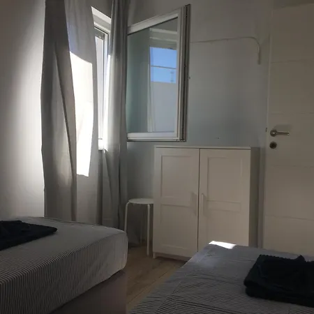 Apartments Stella Krk Town Extérieur photo