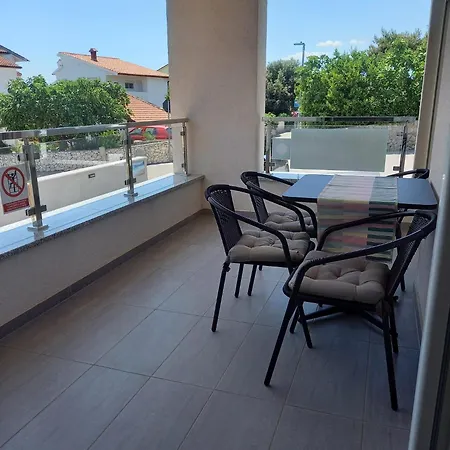 Apartments Stella Krk Town Extérieur photo