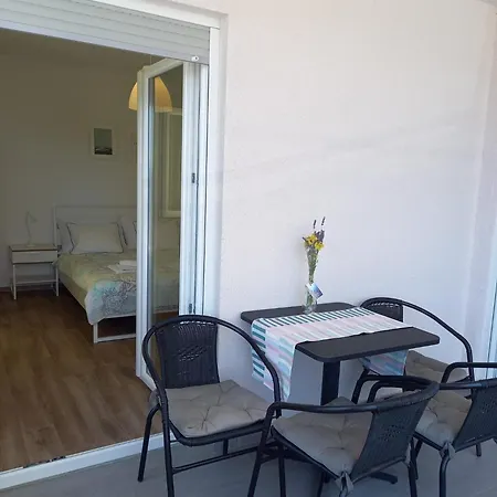 Apartments Stella Krk Town Extérieur photo