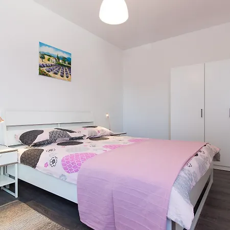Apartments Stella Krk Town Extérieur photo