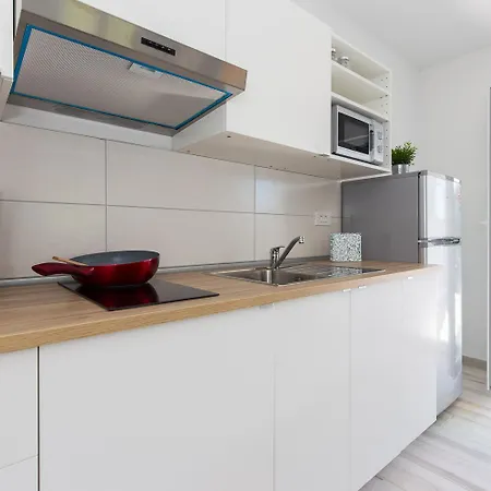 Apartments Stella Krk Town Extérieur photo